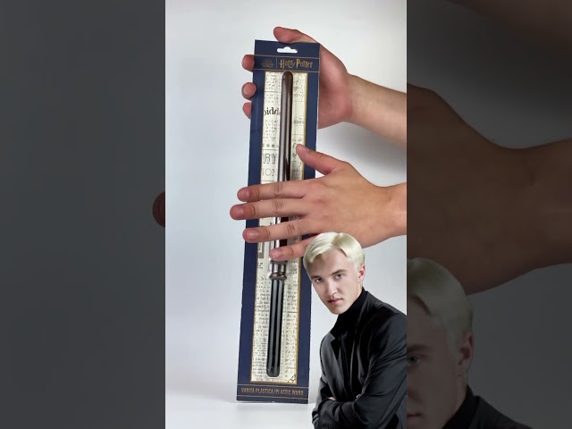 Vídeo relacionado con WB 1290 Varita mágica de Harry Potter, Varitas de colección , color/modelo surtido