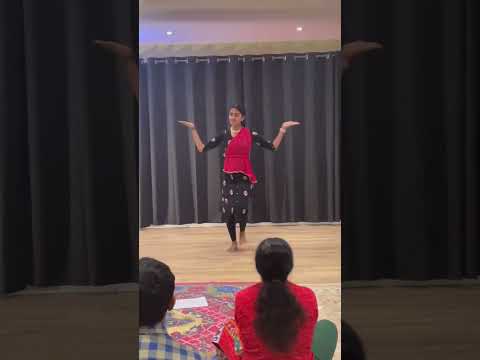 Sharade Karunanidhe, a composition of Sri. Chandrashekhara Bharati in ragam Hamirkalyani