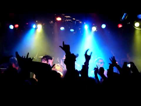 Foxboro Hot Tubs play Green Day - St. Jimmy @ Don Hills [HD]