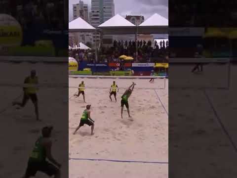 This Was a CRAZY Rally in Beach Volleyball! 🤯 | #beachvolleyball #volleyball #sports #shorts