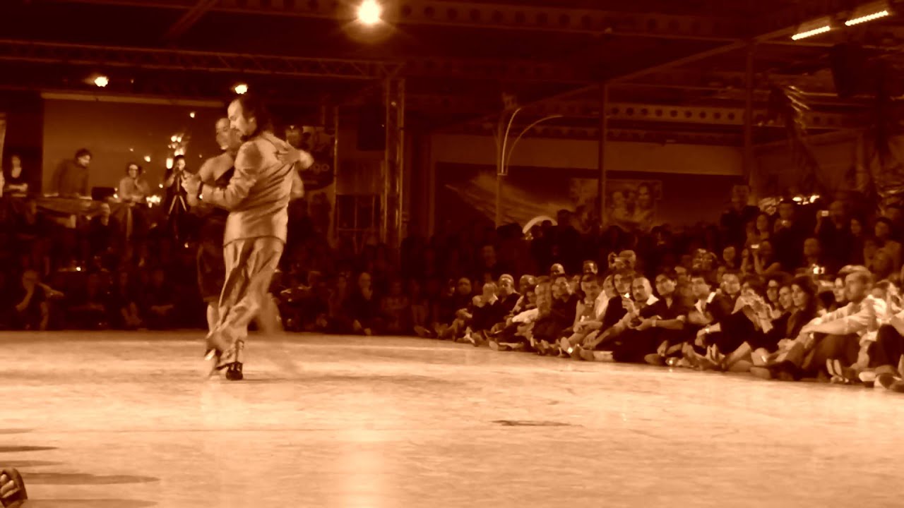 Video thumbnail for Stupenda esibizione Erna Y Santiago Giachello Torino Tango Festival 2010.MP4