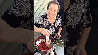 How does Nonna Pia Make Her Homemade Tomato Sauce?! Watch to find out!