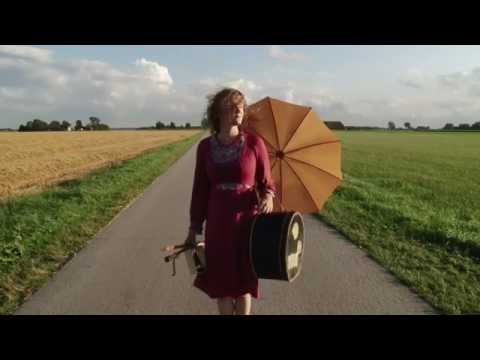 Linde Nijland - High under skies