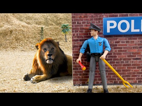 The police protect animals on the farm - Toy car story