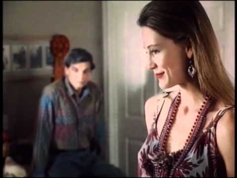 Kelly Rowan in Grave Secrets