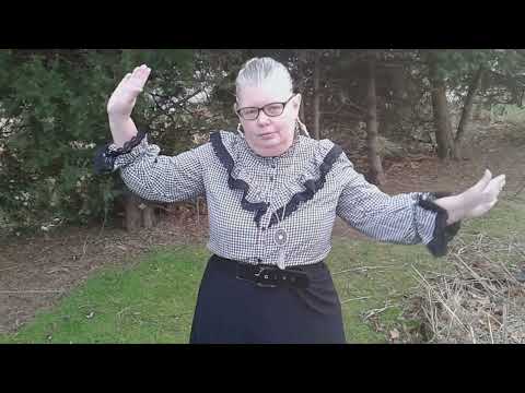 History Bounding Without Sewing--Black and White Everyday Working Outfit