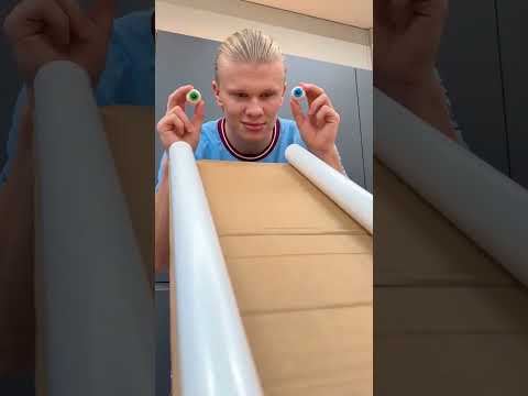 Did Messi manage to outsmart them? 🤔 #football #ronaldo