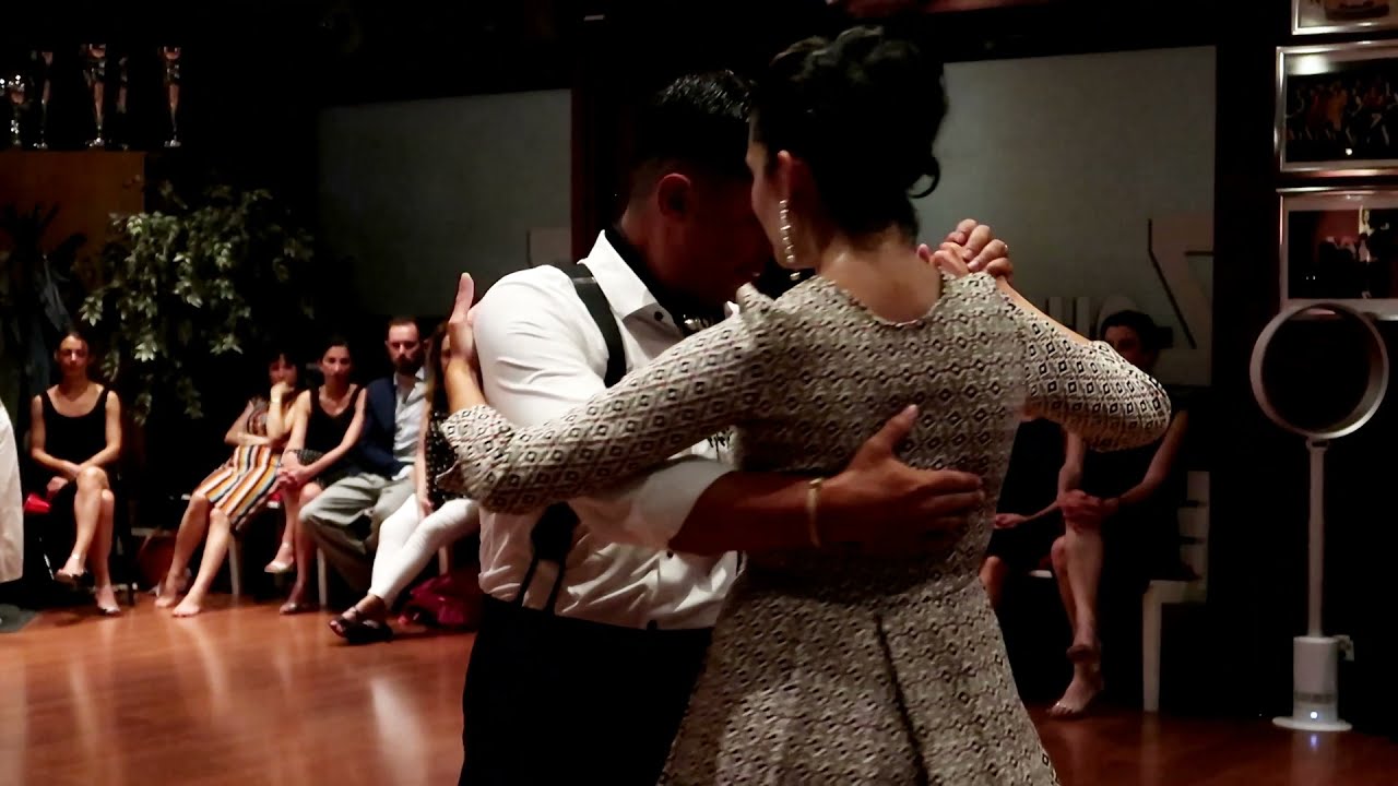 Video thumbnail for Martin Vicente & Ayelén Urrutia dance Anibal Troilo's Tabernero