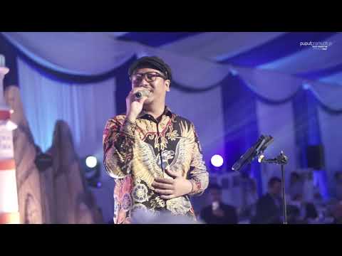 Tak Lekang Oleh Waktu - Sammy Simorangkir feat. Puput Pramuditya Orkestra