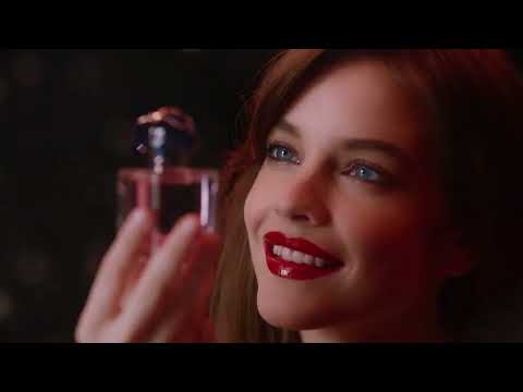 QuickClipsHQ - Wrap the gifts with Beauty Icon Barbara Palvin