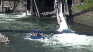 preview picture of video 'Jet Boat at Willamette Falls'