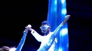 Usher - Mars Vs Venus live @ Acer Arena 29/03/11