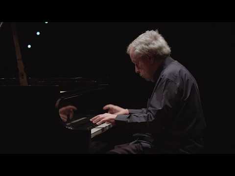 Mozart - Sonata No.11 (K.331) (Nelson Freire, piano)