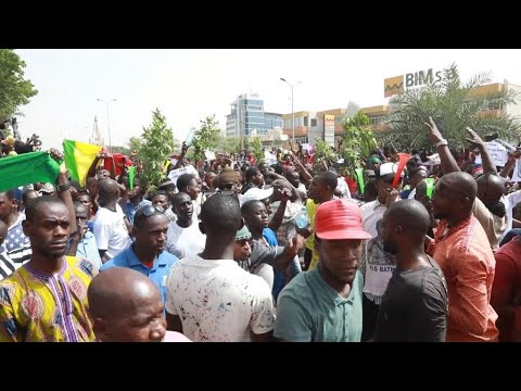 Mali government resigns as anger mounts over massacres