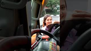 Download lagu VIRALL penjual kopi CANTIK mp3