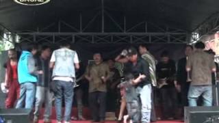 Download lagu IPIN NGAMBUNG SIKIL - LIVE DEWI KIRANA mp3 Download lagu IPIN NGAMBUNG SIKIL - LIVE DEWI KIRANA mp3