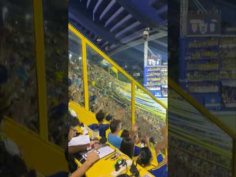 "OVACIÓN A CAVANI - SILBIDOS A JUANFER QUINTERO + TODA LA FIESTA DE LA HINCHADA DE BOCA 4 - 2 RACING" Barra: La 12 • Club: Boca Juniors