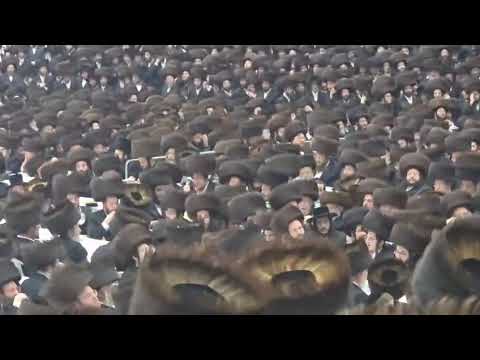 Satmar Rebbe Tish Shabbos Toldos in Meron 