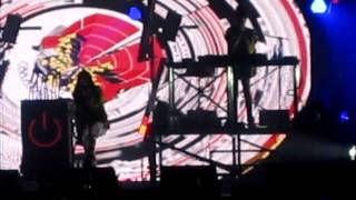 M.I.A - STEPPIN UP - Live @ transmusicales 2010