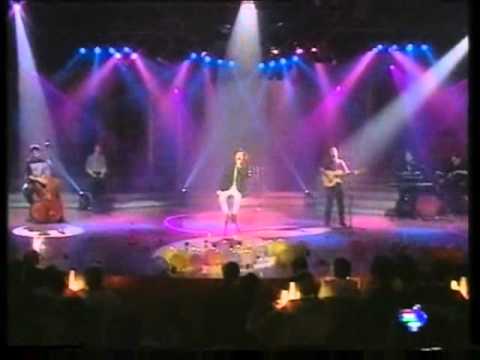 Joaquín Sabina "A LA ORILLA DE LA CHIMENEA " (Sabina con Letras)