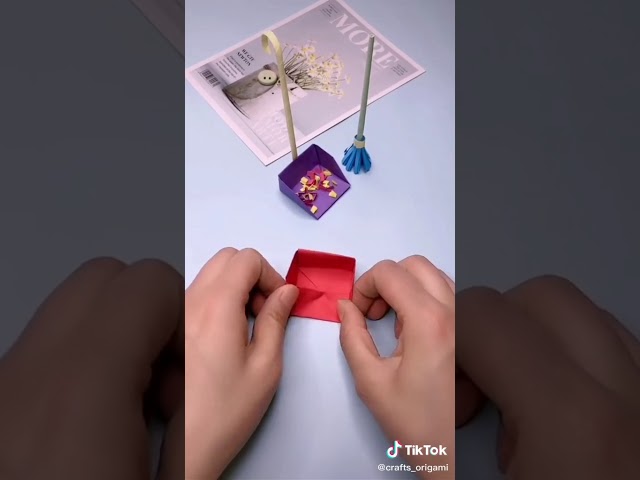 Vídeo relacionado con BAHME 2 Pcs Mini cepillo de mano y pala, recogedor y cepillo de mano pequeño, escoba de mesa con pala, juego de recogedor, juego de recogedor de mesa, mini escoba para casa, oficina, escuela