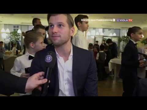 Austria Wien-Stars feiern mit violetten Nachwuchs-Kickern