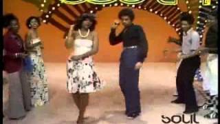 Earth Wind and Fire - Mighty Mighty, on the Soul Train Dance Line