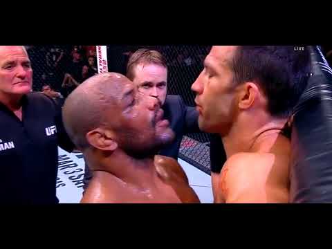 Romero kisses Rockhold