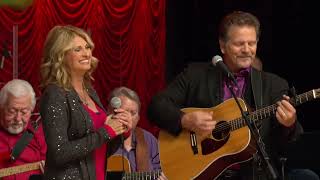 Linda Davis &amp; Lang Scott - Love Never Gives Up