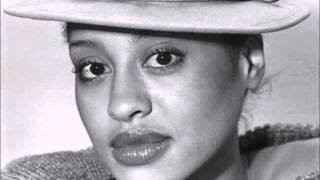 Phyllis Hyman - Love Is Free