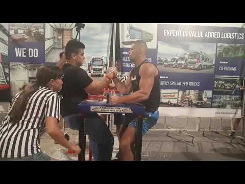 Mamaia Arm Wrestling | Giorgio Boca vs Bogdan Ghisa