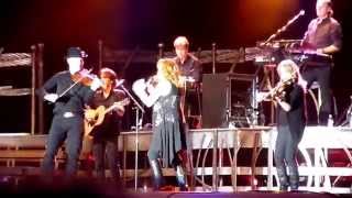 Reba McEntire sings "The Fear of Being Alone” at the Strawberry Festival - Plant City, FL (3/8/15)