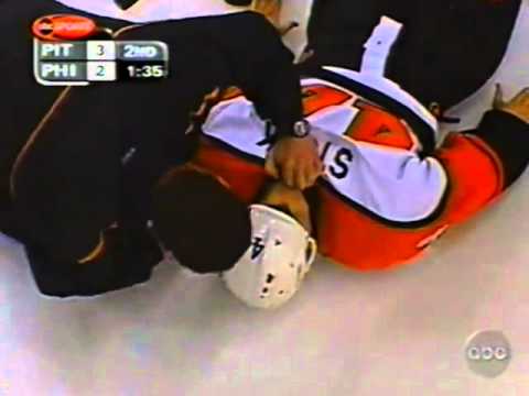 Wayne Primeau cheapshots P.J. Stock