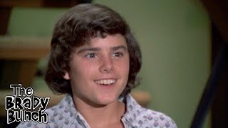 Peter Brady Gets a Crush on Jan&#39;s Classmate