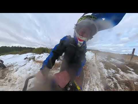 Maxitrail en haute loire lac de St front dans la Neige 