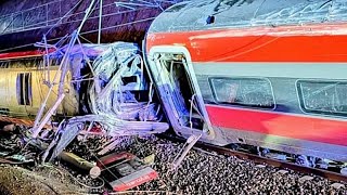 Schweres Zugunglück: 39 Menschen ums Leben gekommen - zwei Züge zusammengeprallt