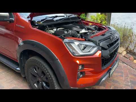 Quick Video Review: 2022 Isuzu D-Max V-Cross - Walkaround, Features and Details