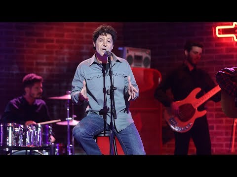 Miquel Fernández canta ‘Pájaros de barro’ como Manolo García - Tu Cara Me Suena