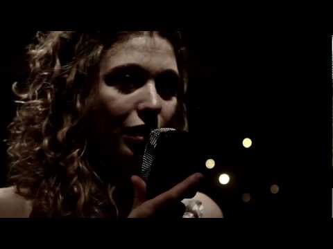 Andréane Le May - Besame mucho