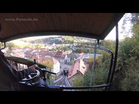 Führerstandsmitfahrt Talfahrt mit der Standseilbahn Fribourg Funiculaire in der Schweiz
