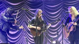 I'm With Her, Sara Watkins, Sarah Jarosz, Aoife O'Donovan - Call My Name