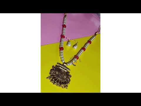 Pearl jewellery pendant set