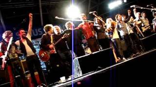 Broken Social Scene - Bandwitch (LIVE)