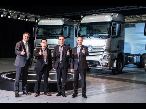 download lagu mp3 mp4 Benz Truck Taiwan, download lagu Benz Truck Taiwan gratis, unduh video klip Benz Truck Taiwan