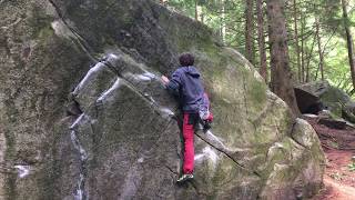 Video thumbnail de Pleurisy, V2. Lynn Valley Boulders