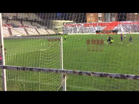 Gol de falta de Alberto Bueno a cámara lenta