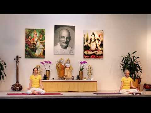 Yogastunde "Meditatives Halten" mit Vishnuprema - Yoga Vidya Mittelstufe Live 16:15 Uhr 16.06.2021