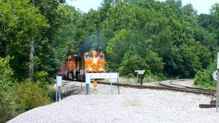 preview picture of video 'BNSF Ballast Train Through Nielson Junction'
