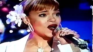 Faith Evans - Merry Christmas Baby (Live) - BET X-mas Remembrances