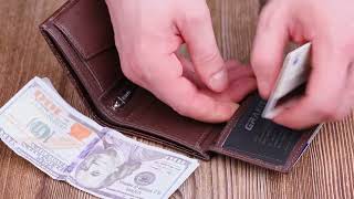 Стильне портмоне для чоловіків з натуральної шкіри з тисненням під крокодила KARYA 21324 коричневий